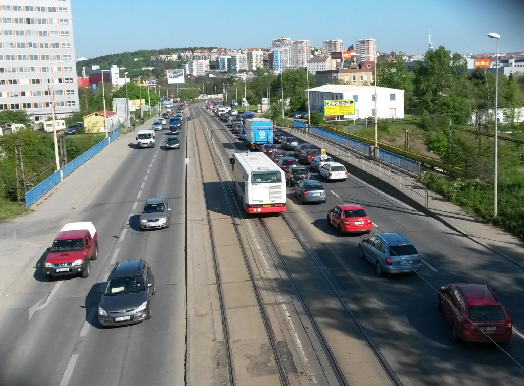 Úsek mezi zastávkami Spořilov a Teplárna Michle